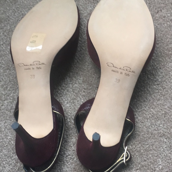 Oscar de la Renta wine colored shoes with dust bag worn once Host Pick!! - Picture 3 of 6